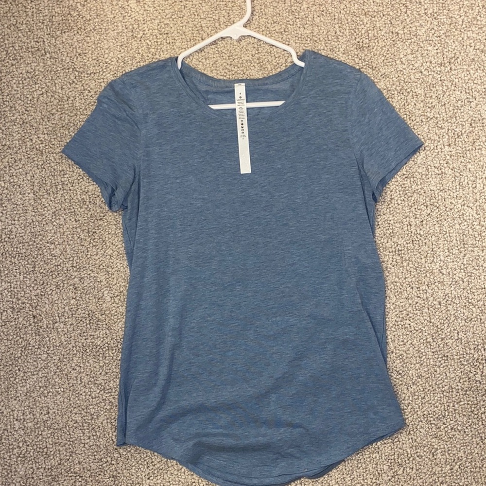 Never been worn Lululemon t shirt